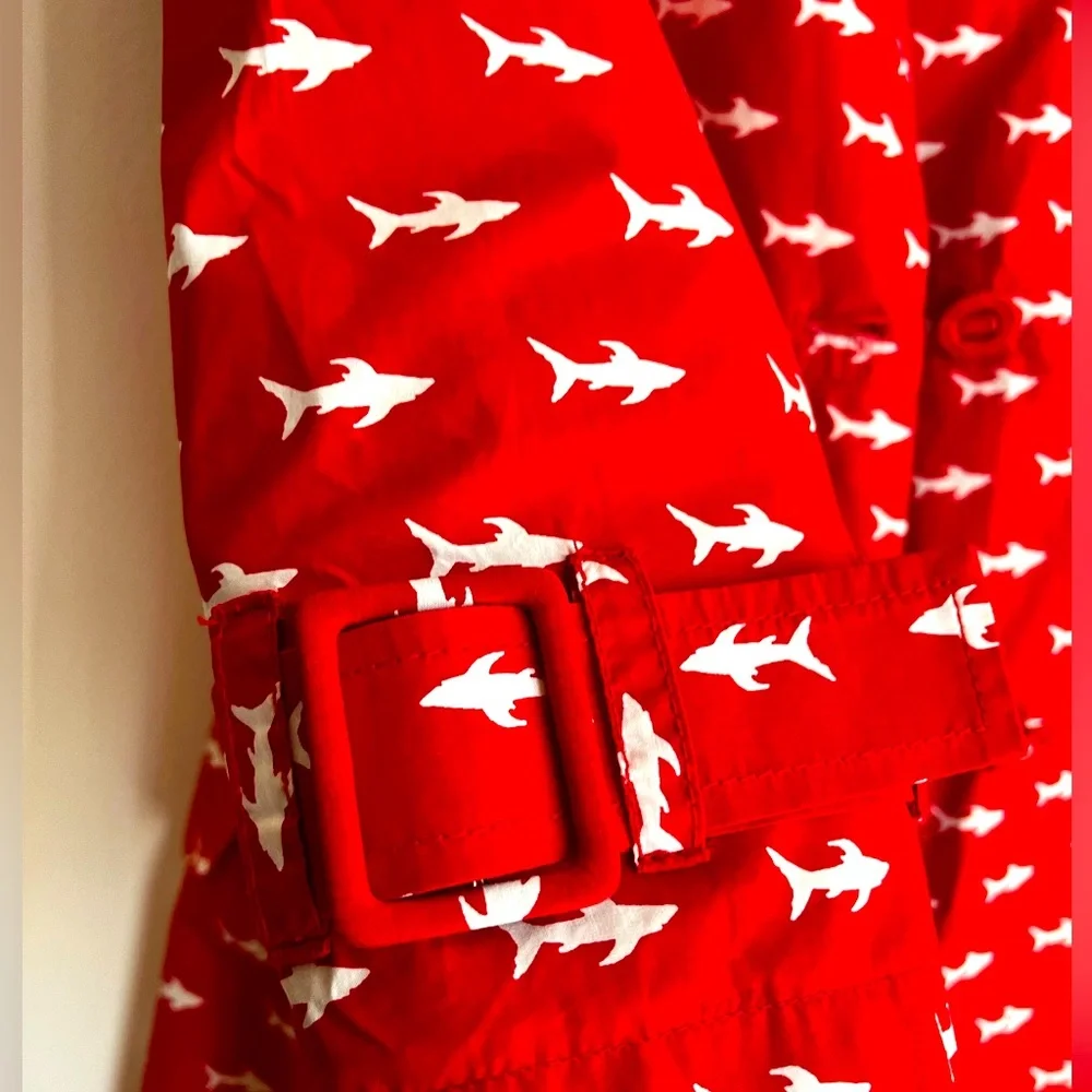 Vintage Red trench coat with white shark print by gsus industries - Picture 4 of 6